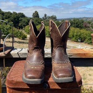 Justin Gypsy women’s cowboy boots size 11B